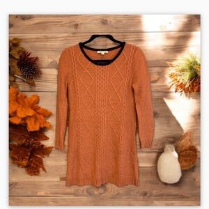 Season Wind-Burnt Orange Sweater Dress -Navy Blue neckline detail -Sz M …​​